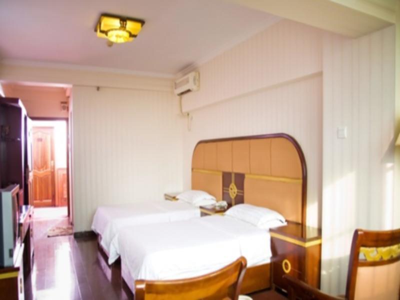 Nanning Gold Red Forest Hotel Exterior photo